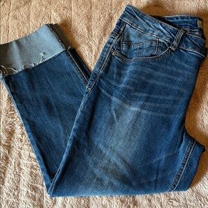 Women’s Size 8 Democracy “Flex”-ellent Cropped Jeans with Coolmax